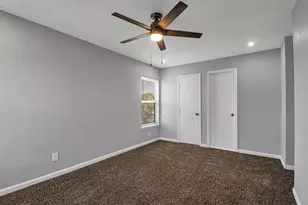401 S Cannady Dr, Cedar Hill, TX 75104 - Photo 4