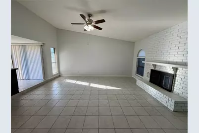 4702 Spanish Trail, Grand Prairie, TX 75052 - Photo 4