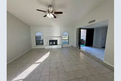 4702 Spanish Trail, Grand Prairie, TX 75052 - Photo 6