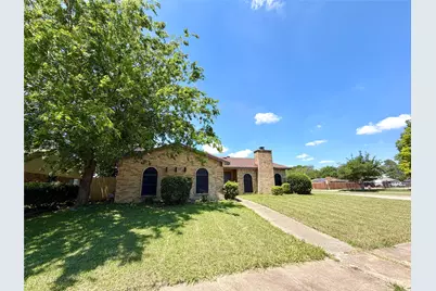 4702 Spanish Trail, Grand Prairie, TX 75052 - Photo 2