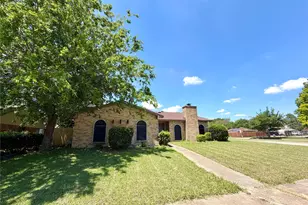 4702 Spanish Trail, Grand Prairie, TX 75052 - Photo 2