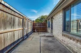 13853 Leinsper Green St, Dallas, TX 75240 - Photo 4
