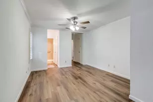 13853 Leinsper Green St, Dallas, TX 75240 - Photo 10