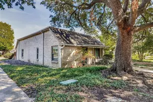 13853 Leinsper Green St, Dallas, TX 75240 - Photo 2