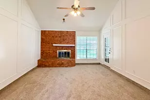 712 Pecan St, Burleson, TX 76028 - Photo 8
