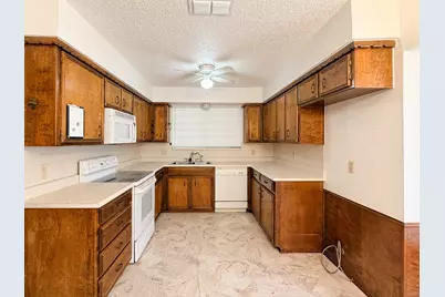 712 Pecan Street, Burleson, TX 76028 - Photo 10