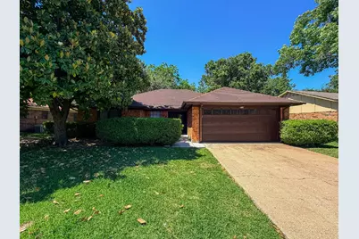 712 Pecan Street, Burleson, TX 76028 - Photo 1