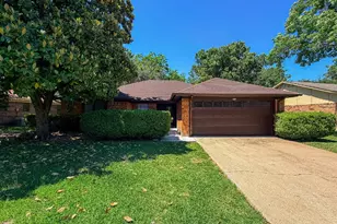 712 Pecan St, Burleson, TX 76028 - Photo 1