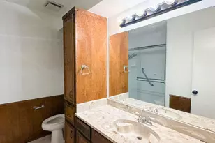 712 Pecan St, Burleson, TX 76028 - Photo 14