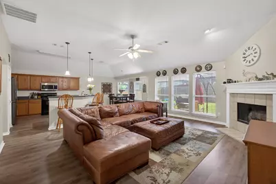 1913 Wahoo Drive, Mansfield, TX 76063 - Photo 2