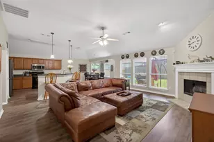 1913 Wahoo Dr, Mansfield, TX 76063 - Photo 2