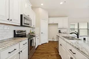 212 Providence Dr, Van Alstyne, TX 75495 - Photo 8