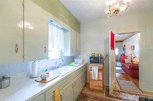 208 Frost St, Eastland, TX 76448 - Photo 12