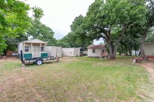 208 Frost St, Eastland, TX 76448 - Photo 24