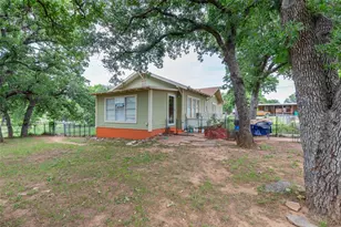 208 Frost St, Eastland, TX 76448 - Photo 26