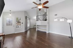 633 Hunters Glen St, Lewisville, TX 75067 - Photo 6