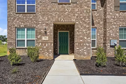 240 Wagon Spoke Way, Fort Worth, TX 76120 - Photo 4