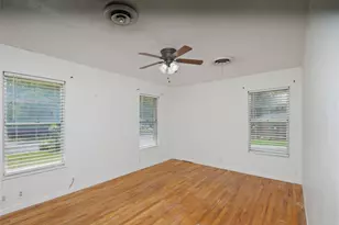 2703 Robinwood Ln, Denton, TX 76209 - Photo 22