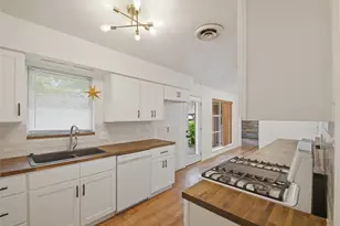 2703 Robinwood Ln, Denton, TX 76209 - Photo 10