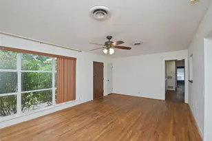 2703 Robinwood Ln, Denton, TX 76209 - Photo 8
