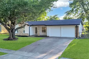 808 Hillcrest Dr, Arlington, TX 76010 - Photo 1