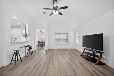 2360 Collin Drive, Grand Prairie, TX 75052 - Photo 4