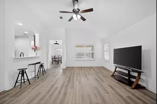 2360 Collin Dr, Grand Prairie, TX 75052 - Photo 4