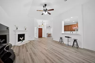 2360 Collin Drive, Grand Prairie, TX 75052 - Photo 6