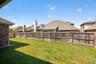 2360 Collin Dr, Grand Prairie, TX 75052 - Photo 28