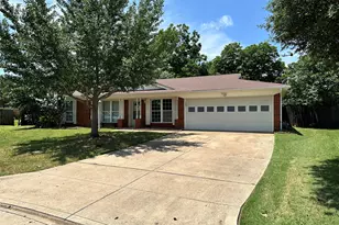 2108 Lejuan Ct, Arlington, TX 76010 - Photo 1