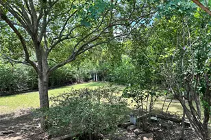 2108 Lejuan Ct, Arlington, TX 76010 - Photo 6