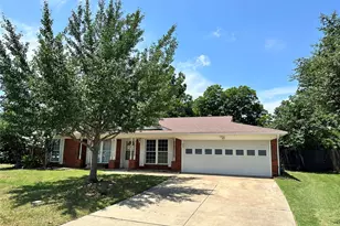 2108 Lejuan Ct, Arlington, TX 76010 - Photo 2