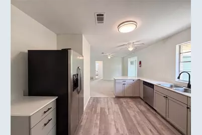 205 W Decatur Street, Chico, TX 76431 - Photo 6