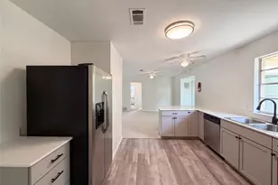 205 W Decatur St, Chico, TX 76431 - Photo 6