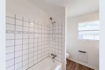 205 W Decatur Street, Chico, TX 76431 - Photo 16