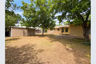 205 W Decatur Street, Chico, TX 76431 - Photo 18