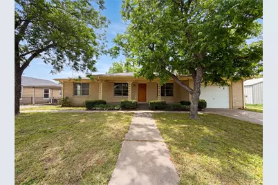 205 W Decatur Street, Chico, TX 76431 - Photo 1