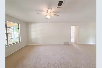 205 W Decatur Street, Chico, TX 76431 - Photo 4