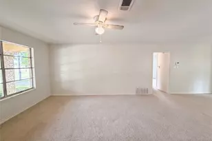 205 W Decatur St, Chico, TX 76431 - Photo 4