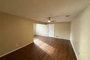 611 W Gilmer St, Ennis, TX 75119 - Photo 4