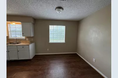 611 W Gilmer Street #B, Ennis, TX 75119 - Photo 6