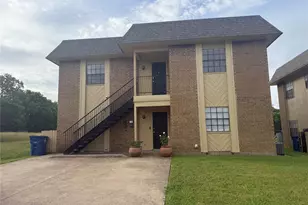 611 W Gilmer St, Ennis, TX 75119 - Photo 1