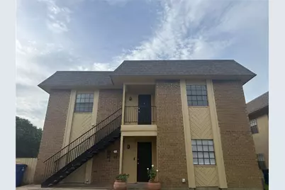 611 W Gilmer Street #B, Ennis, TX 75119 - Photo 2