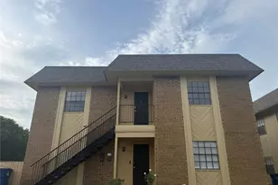 611 W Gilmer St, Ennis, TX 75119 - Photo 2