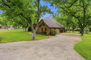 8753 S Monticello Cir, Granbury, TX 76049 - Photo 36