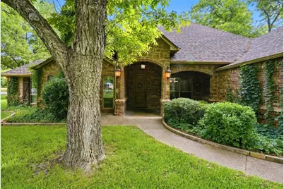8753 S Monticello Circle, Granbury, TX 76049 - Photo 2