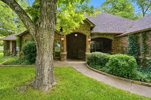 8753 S Monticello Cir, Granbury, TX 76049 - Photo 2