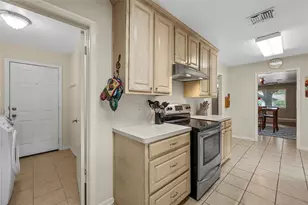 7440 Brentwood Cir, Woodway, TX 76712 - Photo 8