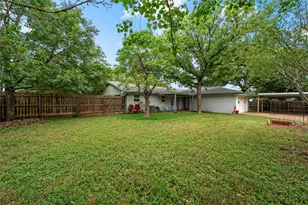 7440 Brentwood Cir, Woodway, TX 76712 - Photo 24