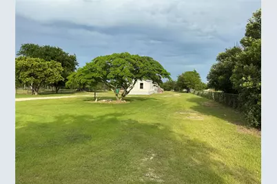 109 McKelvain Street, Oglesby, TX 76561 - Photo 2